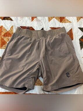 Born Primitive Versatile Short with Compression, 7in